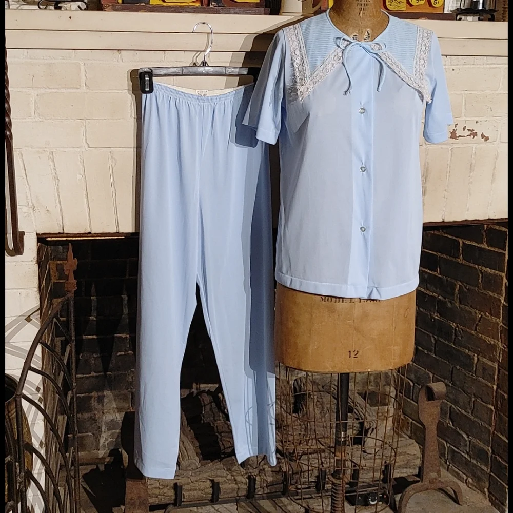 NWT Sans Souci VTG pajama set